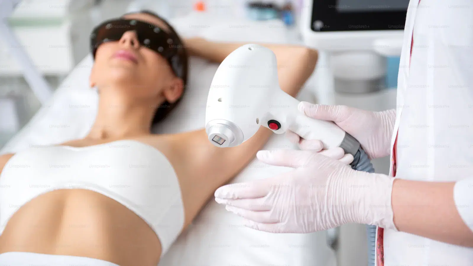 Armpit Laser Hair Removal: Pain, Cost, And How Long Results Last