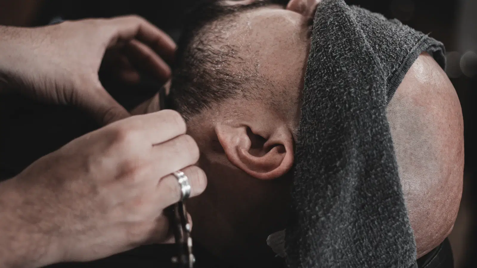 Timeline showing male pubic hair regrowth from fully shaved to 1/4 inch wax-ready length over 12-20 days