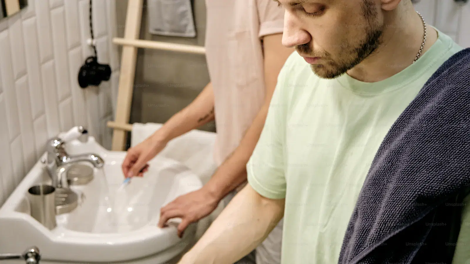 How To Become More Feminine: Voice, Body Language, And Style