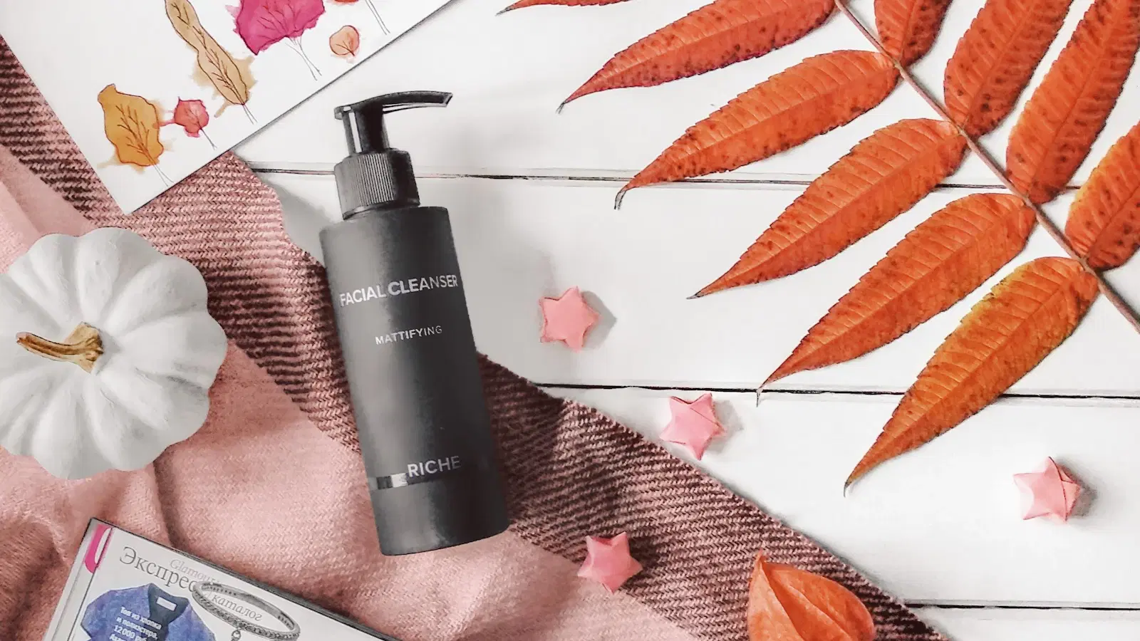 Diagram showing hair grain direction on the butt and how to shave with the grain — downward strokes on cheeks, outward strokes on crack