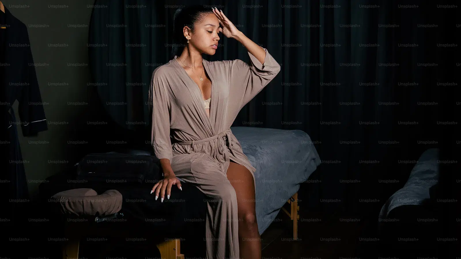 Side view showing the correct 30-degree razor angle on the shin — blade head tilted, no downward pressure, short strokes